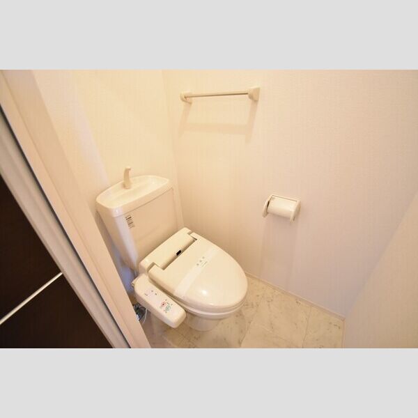 トイレ (温水洗浄暖房便座)