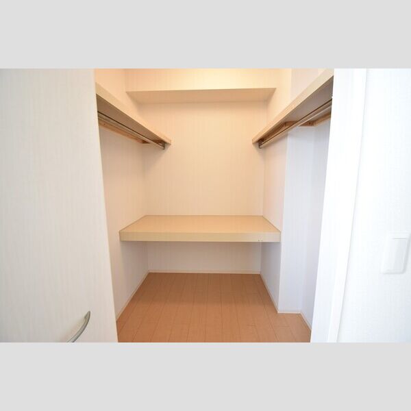 収納 (ウォークインクローゼット)