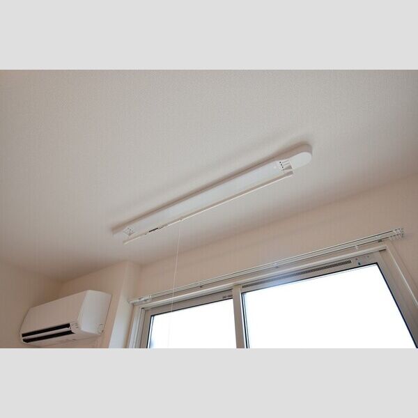 その他 (室内物干し)