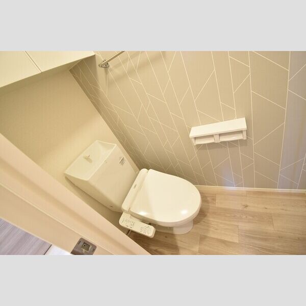 トイレ (温水洗浄暖房便座)