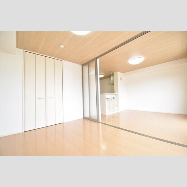 その他 (南側洋室6帖)