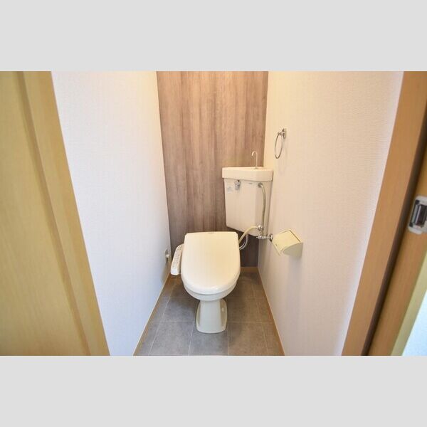 トイレ (温水洗浄暖房便座)