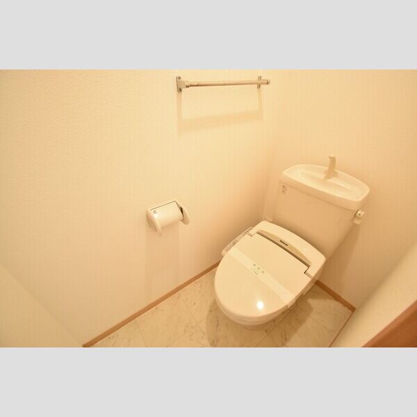 トイレ (温水洗浄暖房便座)