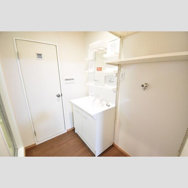 洗面所 (洗髪洗面化粧台)