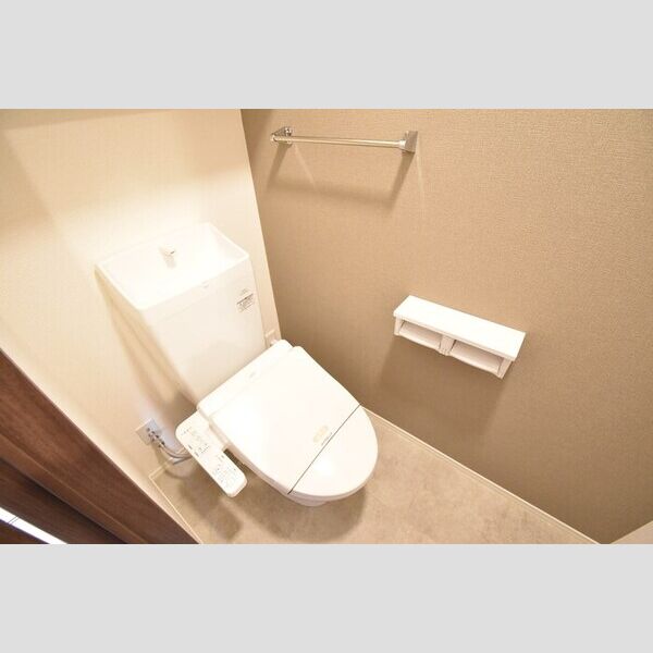 トイレ (温水洗浄暖房便座)