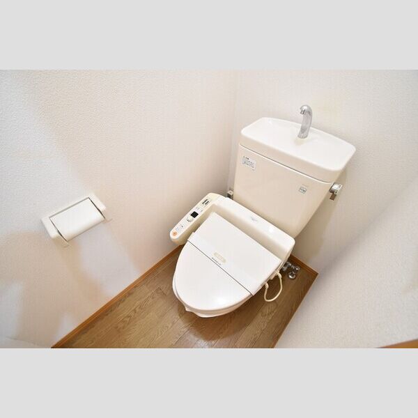 トイレ (温水洗浄暖房便座)