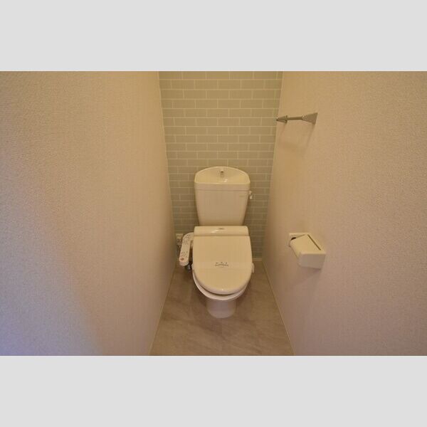 トイレ (温水洗浄暖房便座)