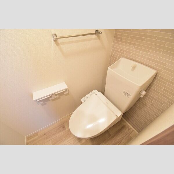 トイレ (温水洗浄暖房便座)