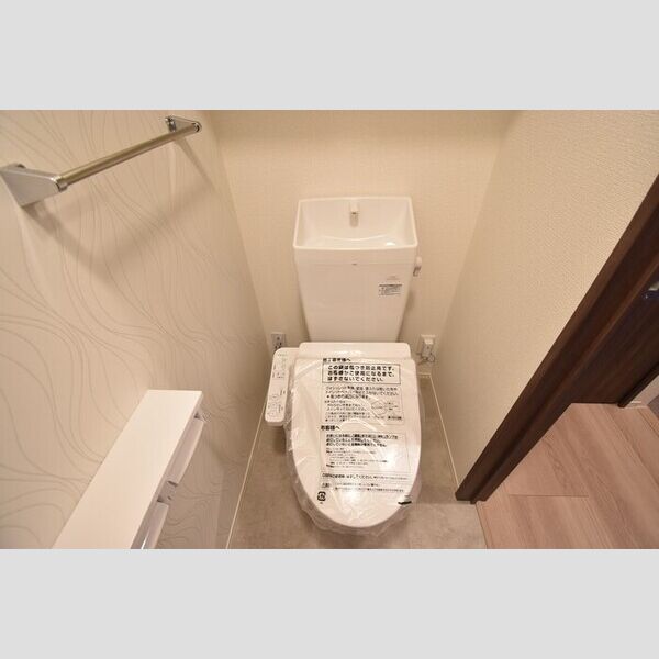 トイレ (温水洗浄暖房便座)