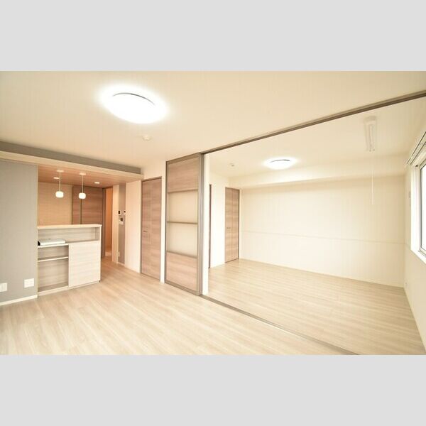 居室・リビング (LDK11.4帖～洋室6帖)