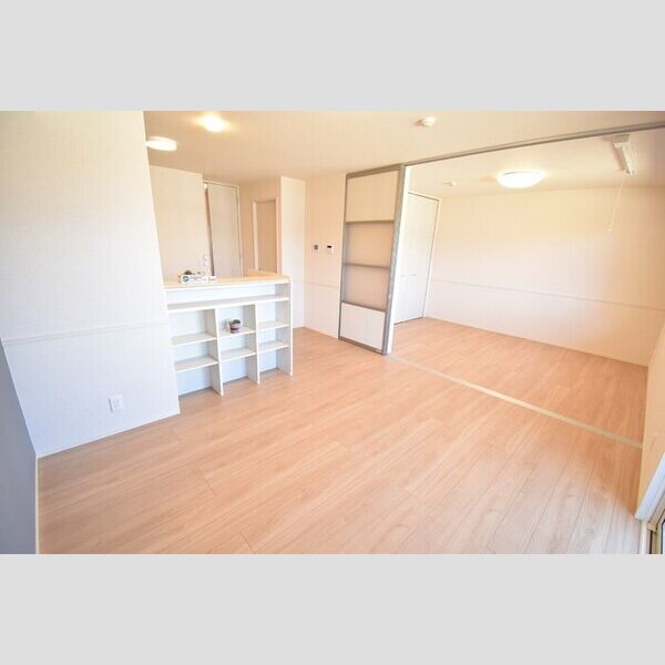 居室・リビング (LDK12.1帖～洋室6帖)