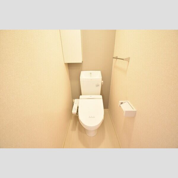 トイレ (温水洗浄暖房便座)