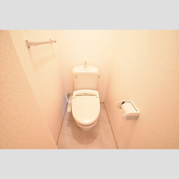 トイレ (温水洗浄暖房便座)