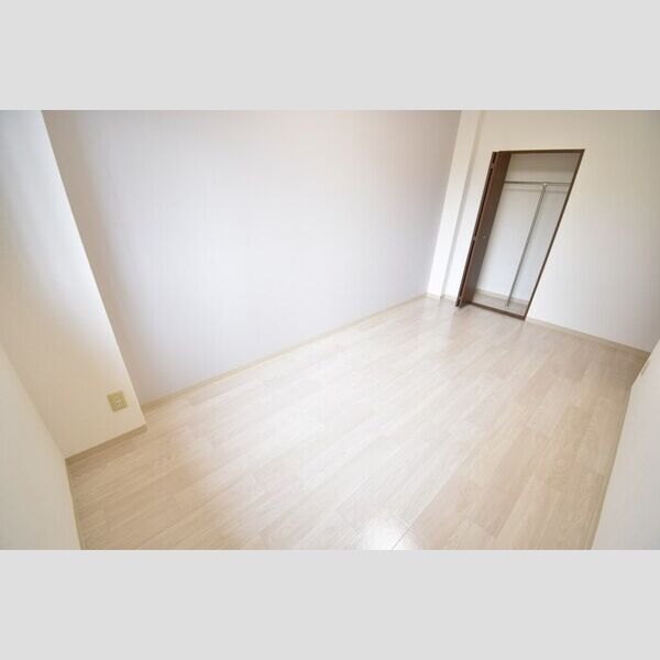 その他 (洋室6.7帖)