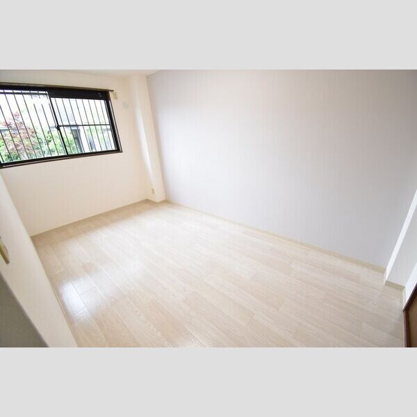 その他 (洋室6.7帖)