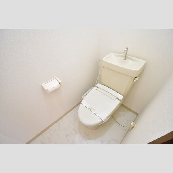 トイレ (温水洗浄暖房便座)