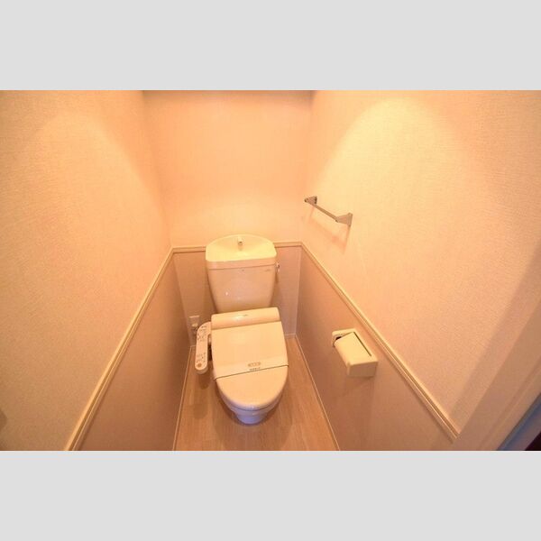 トイレ (温水洗浄暖房便座)