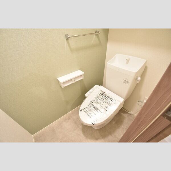 トイレ (温水洗浄暖房便座)