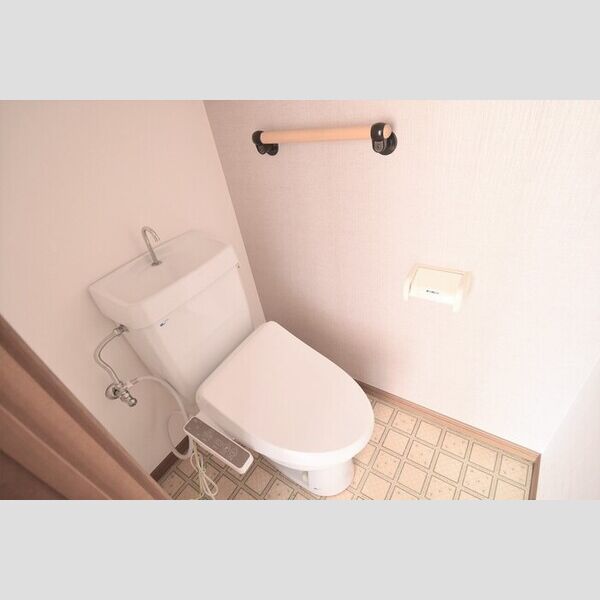 トイレ (温水洗浄暖房便座)