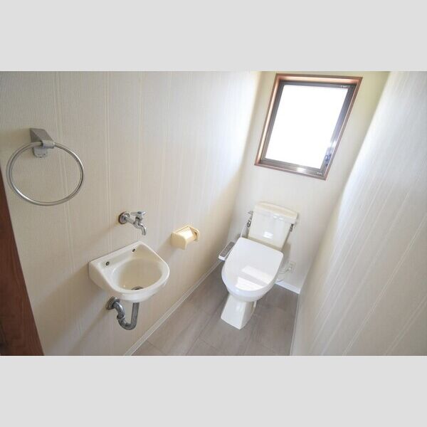 トイレ (温水洗浄暖房便座)