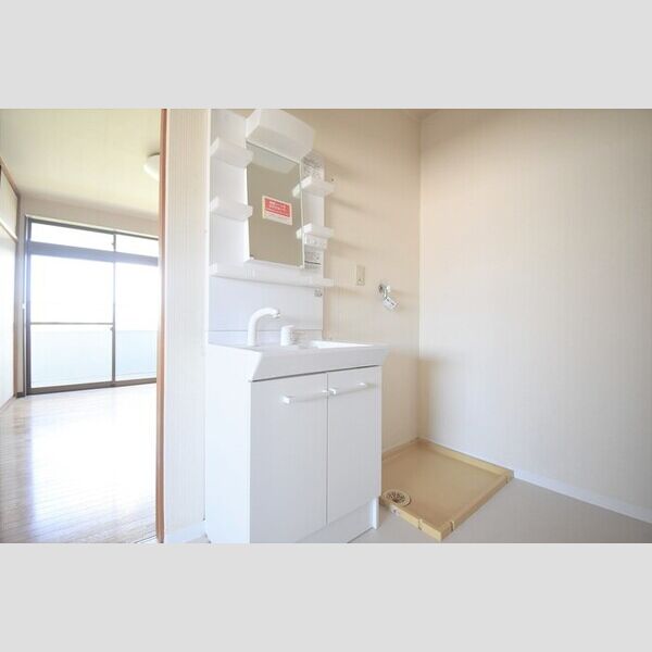 洗面所 (洗髪洗面化粧台)