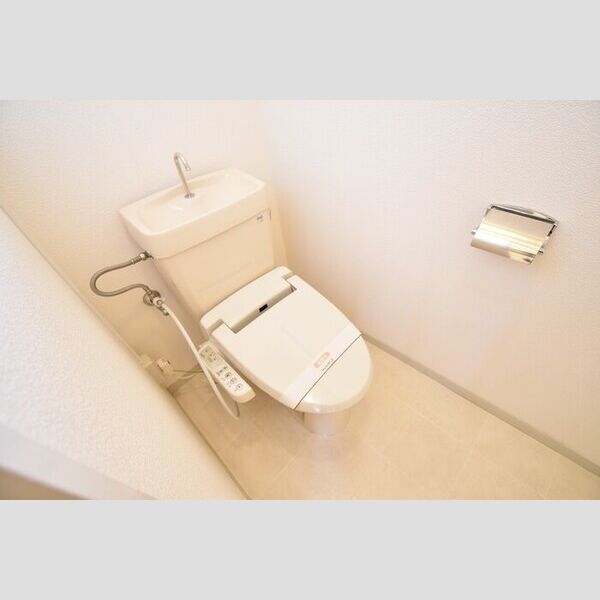 トイレ (温水洗浄暖房便座)