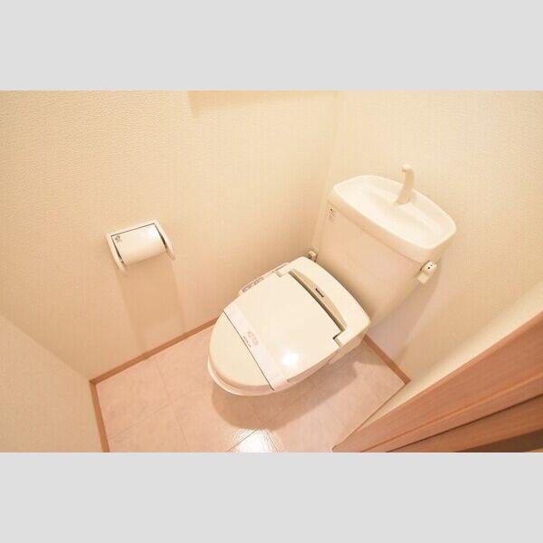 トイレ (温水洗浄暖房便座)