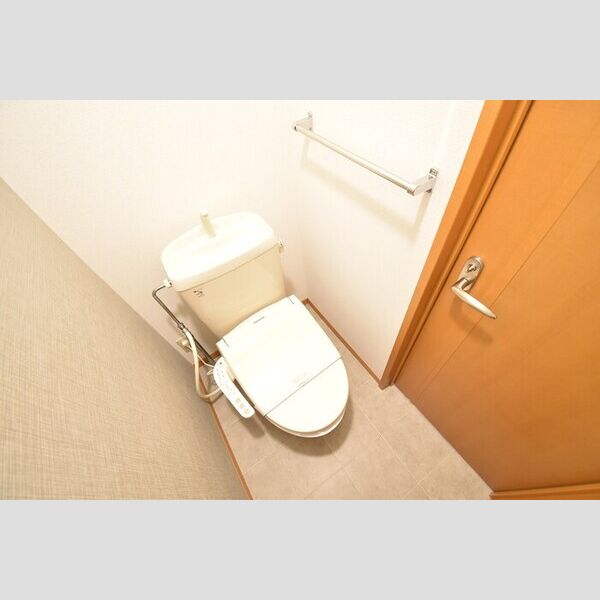 トイレ (温水洗浄暖房便座)