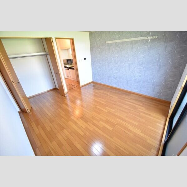 その他 (洋室8帖)