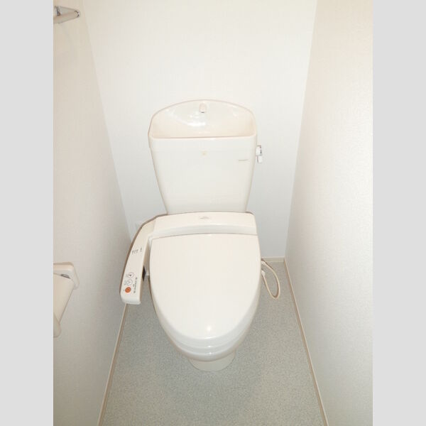 トイレ (トイレ)
