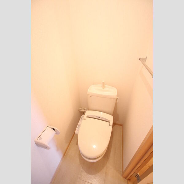 トイレ (トイレ)