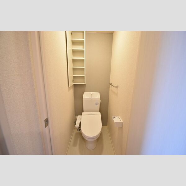 トイレ (温水洗浄暖房便座)