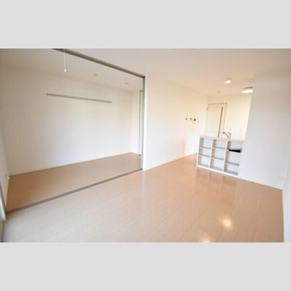 居室・リビング (LDK10.5帖+洋室4帖)