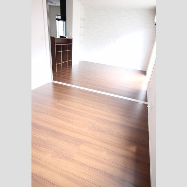 居室・リビング (LDK12.1帖　洋室4.5帖)