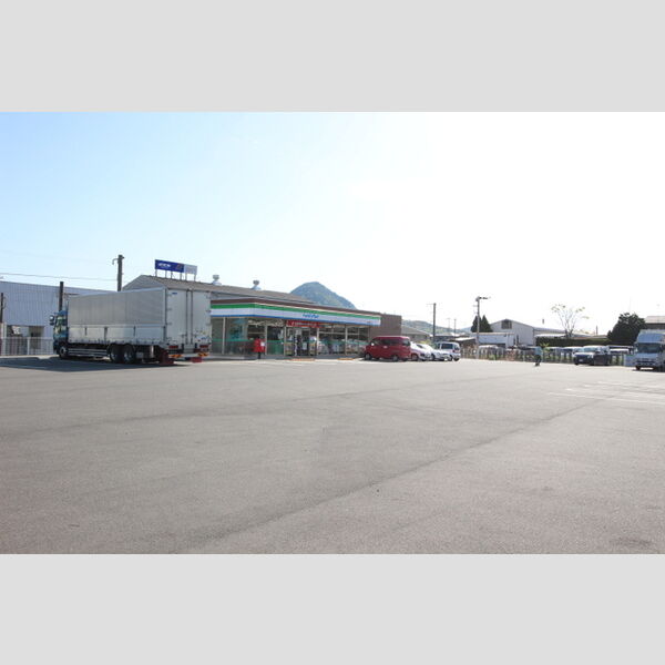 居室・リビング (ファミリーマート国分店)