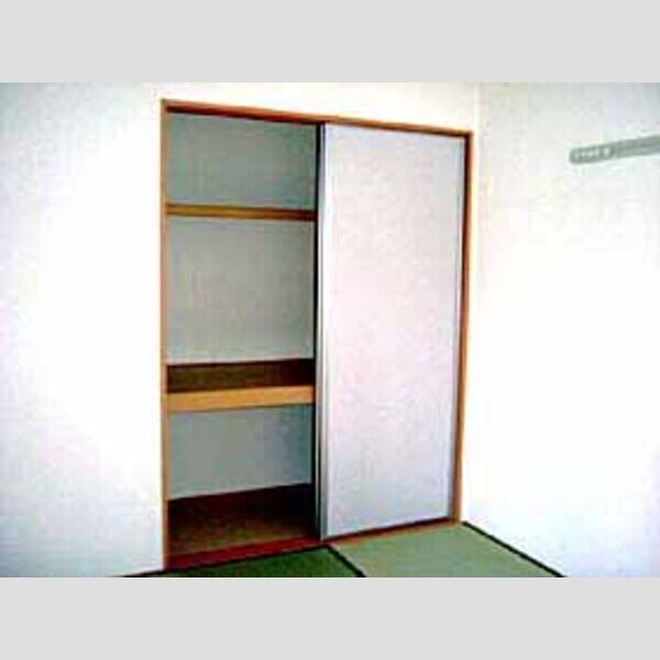 その他 (102:南側和室(物入))