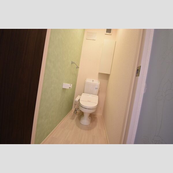 トイレ (温水洗浄暖房便座)