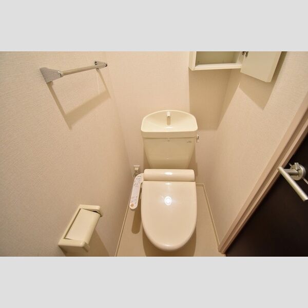 トイレ (温水洗浄暖房便座)
