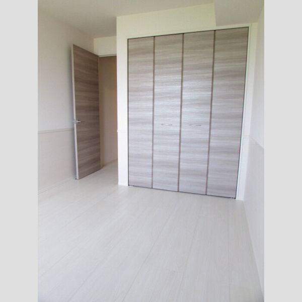 その他 (北側洋室)