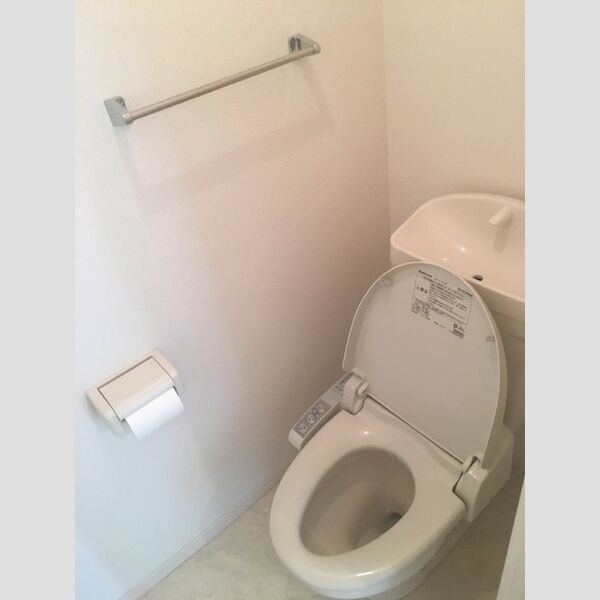 トイレ (温水洗浄暖房便座)