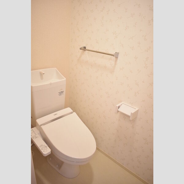 トイレ (温水洗浄暖房便座)