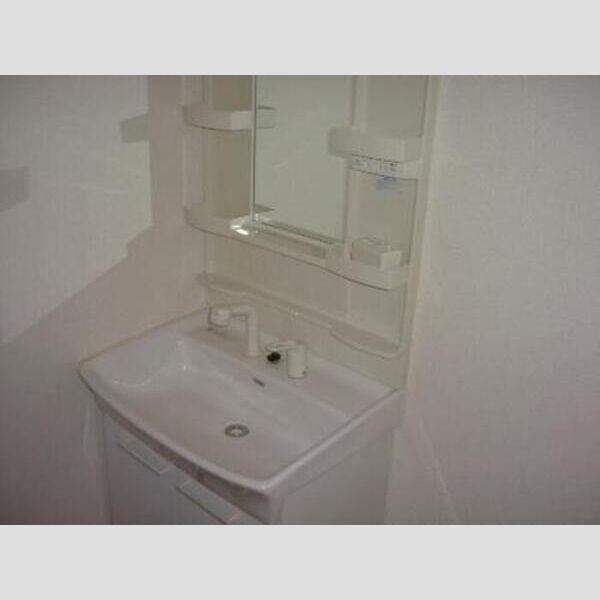 洗面所 (リビングタウン松縄B棟B102 洗面台)