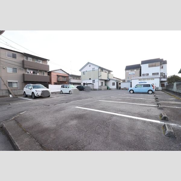 駐車場 (駐車場)