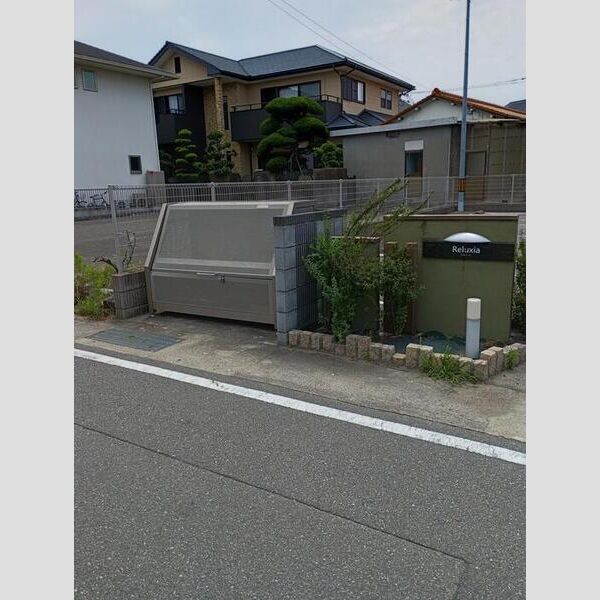 現地周辺 (ゴミ置場)