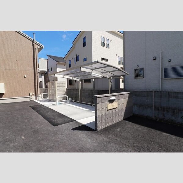 現地周辺 (駐輪場)