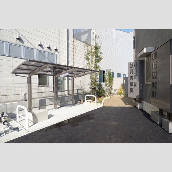 現地周辺 (駐輪場)