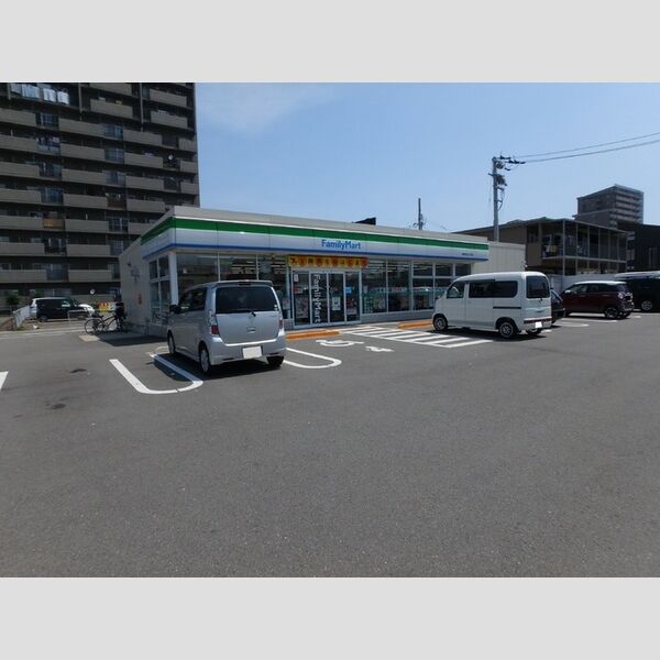 現地周辺 (ファミリーマート徳島沖浜三丁目店)