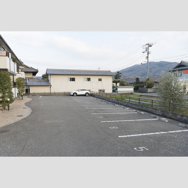 駐車場 (駐車場)