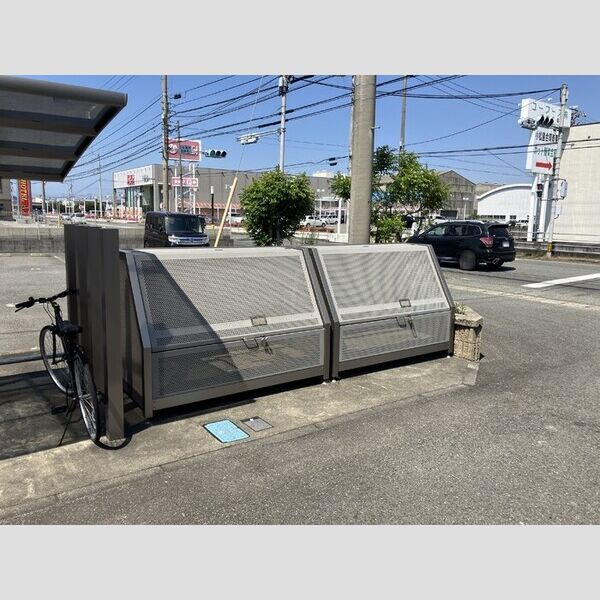 現地周辺 (ゴミステーション)