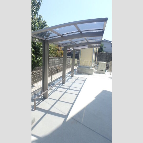 現地周辺 (駐輪場)